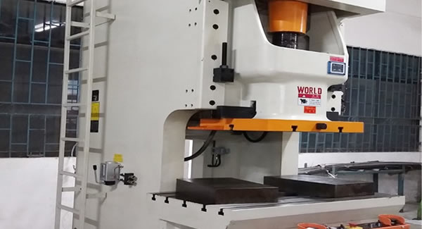 富二代成人斗音五金新增合頁（yè）生產設（shè）備,能生產8-10MM厚（hòu）度的合（hé）頁（yè）?