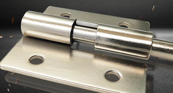 富二代成人斗音五金|東（dōng）莞合頁|門窗合頁的安裝注（zhù）意（yì）事項?