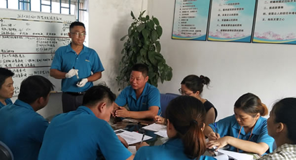 富二代成人斗音五金&東（dōng）莞合頁|不忘初心（xīn），牢記使（shǐ）命（mìng），滿（mǎn）意客戶，感動客戶