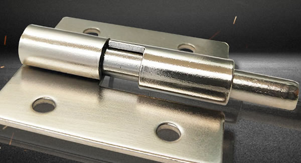 夏季高溫下合頁的正確安（ān）裝及保養注意事項|富二代成人斗音（yǒu）五金&東莞合（hé）頁