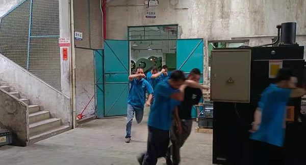 消防演習齊努（nǔ）力，共築富二代成人斗音安全牆|富二代成人斗音（yǒu）五金&東莞合頁