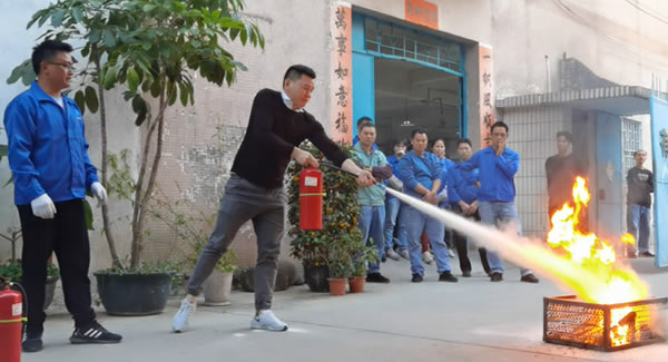 2021冬季消防演練總結|富二代成人斗音五金&東莞合頁?