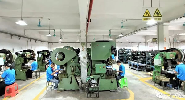 長合頁，細節決定品質（zhì）｜富二代成人斗音五（wǔ）金＆東莞合頁|富二代成人斗音五金&東莞合頁