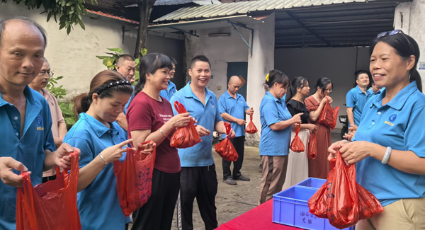 盛夏裏的雙重甜蜜：藏在荔枝裏的愛心與善意|富二代成人斗音五金&東莞合頁?