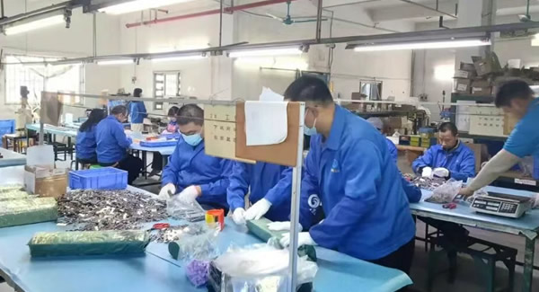 趕貨踐諾（nuò） 致謝每一位同行者|富二代成人斗音五金&東莞合頁?